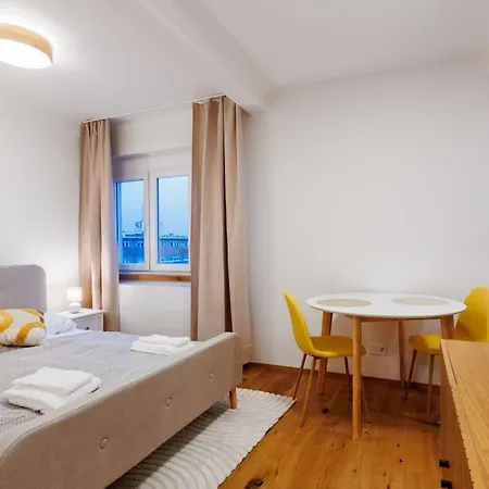 1 Bedroom Apartment With Terrace And View Prague Exterior photo