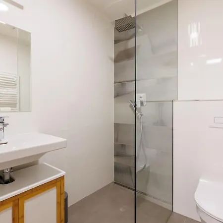 1 Bedroom Apartment With Terrace And View Prague Exterior photo