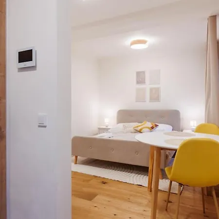 1 Bedroom Apartment With Terrace And View Prague Exterior photo
