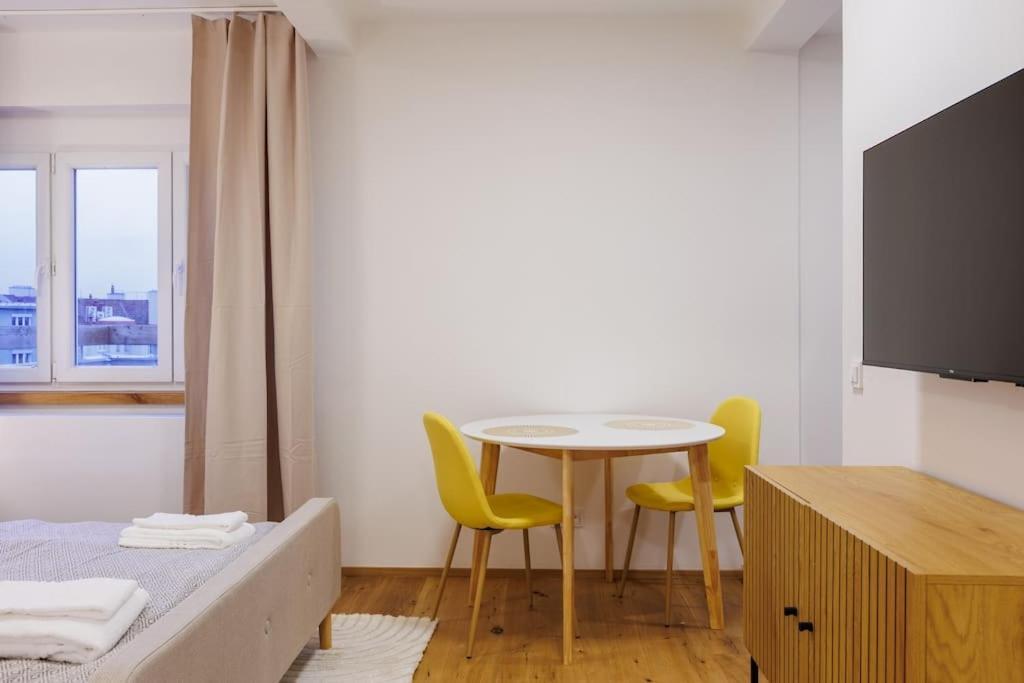 Apartment 1 Bedroom With Terrace And View Prague